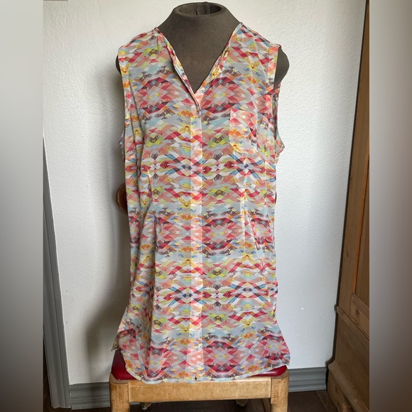 Cabi size L summer sleeveless blouse! Like new! Southwest, colorful, flattering - Picture 2 of 9